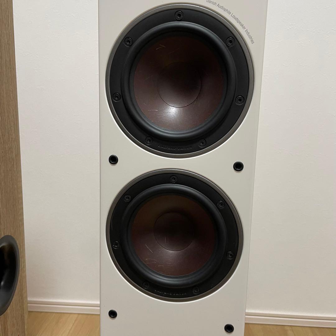 じ*〜様 フロア型スピーカー ホワイト グレー　DALI OBERON5（WH）