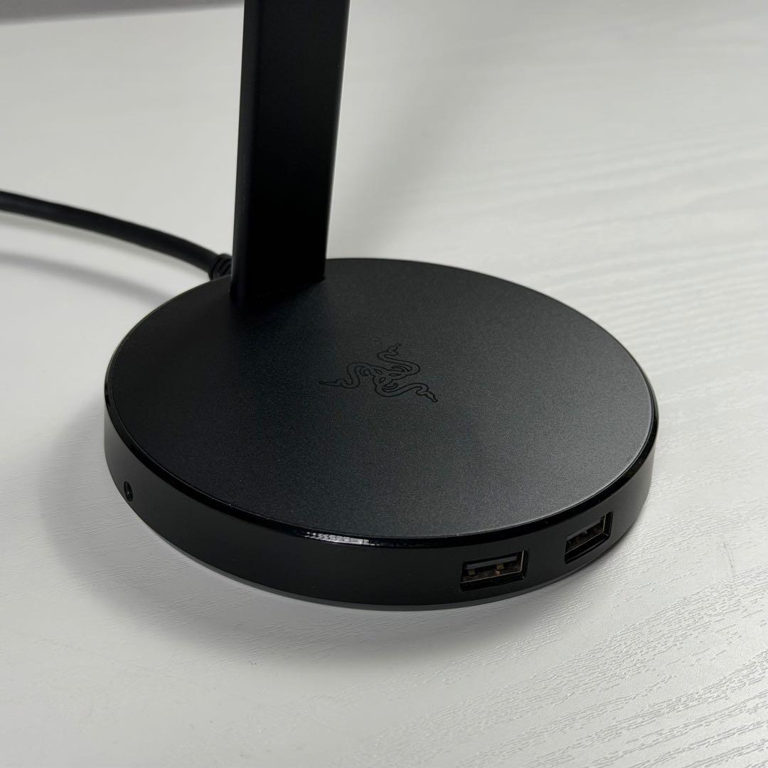 Razer Base Station V2 Chroma ヘッドセットスタンド