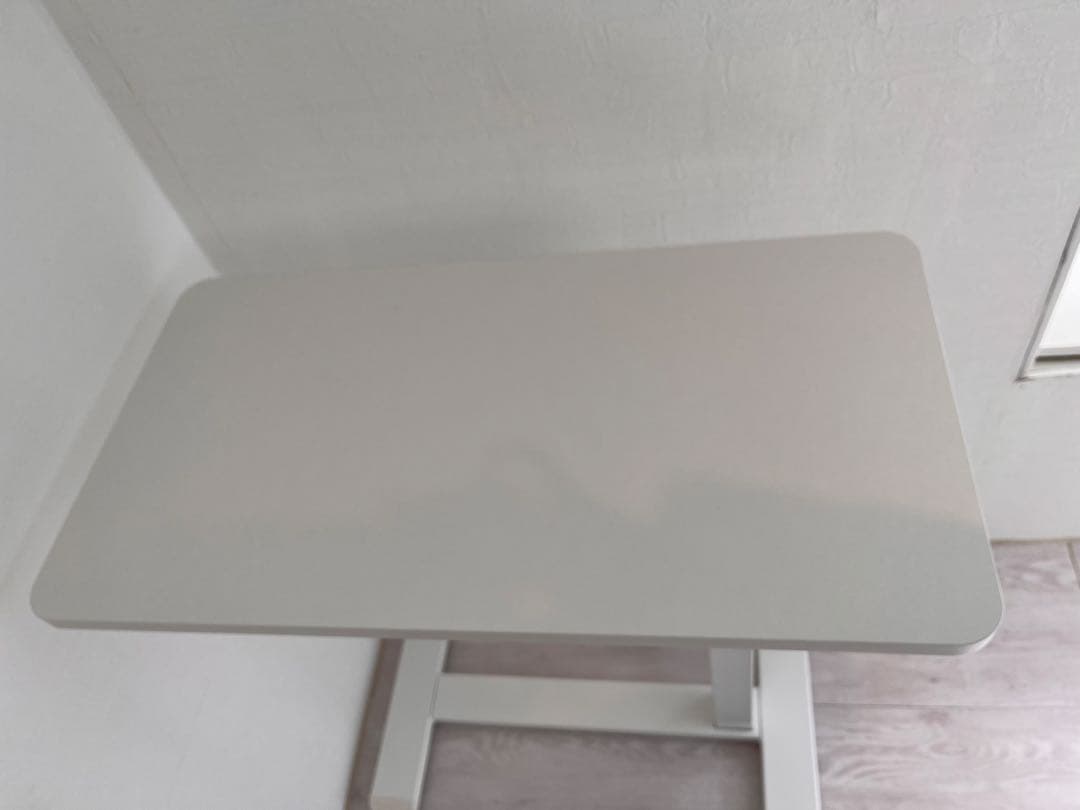 IKEA BOLLSIDAN 昇降式テーブル