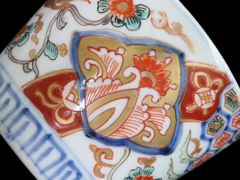古伊万里　花に七宝紋　菊花四方襷紋に鳳凰の図　蕎麦猪口　E209AS-CXg
