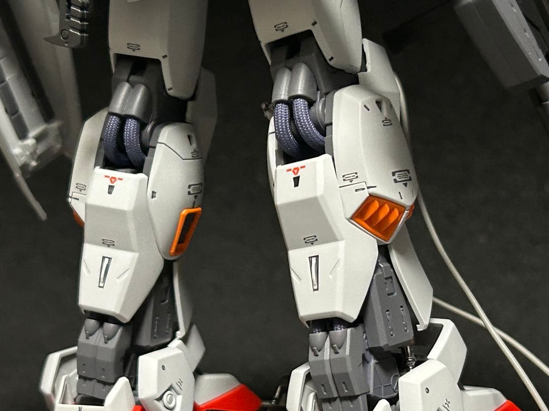 MGガンダムMK2 バージョン2塗装完成品　デッキクルー台座付き