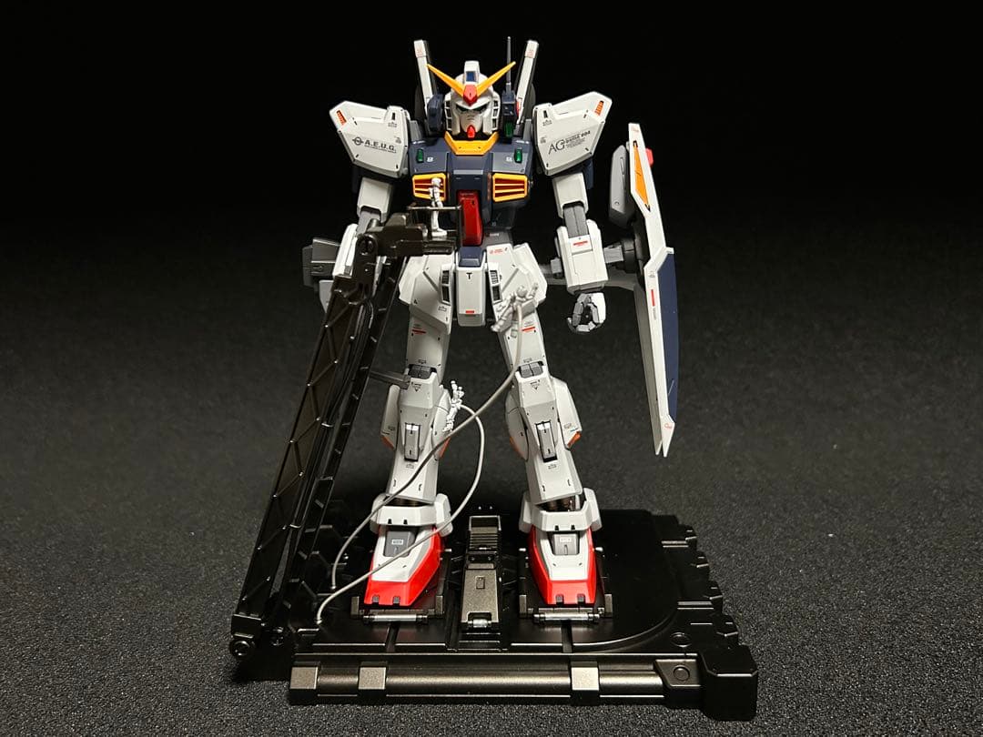 MGガンダムMK2 バージョン2塗装完成品　デッキクルー台座付き