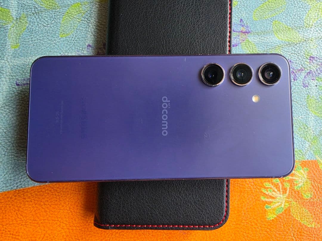 Docomo Galaxy S24 ケース付き