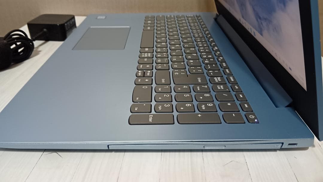Lenovo Ideapad 320-15ISK 6世代i3　美品