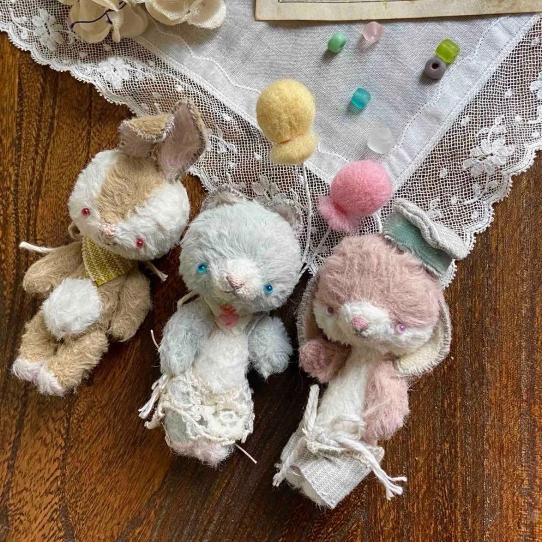 微笑むうさぎちゃん アーティストベア 海外作家様 ハンドメイド ぬいぐるみ