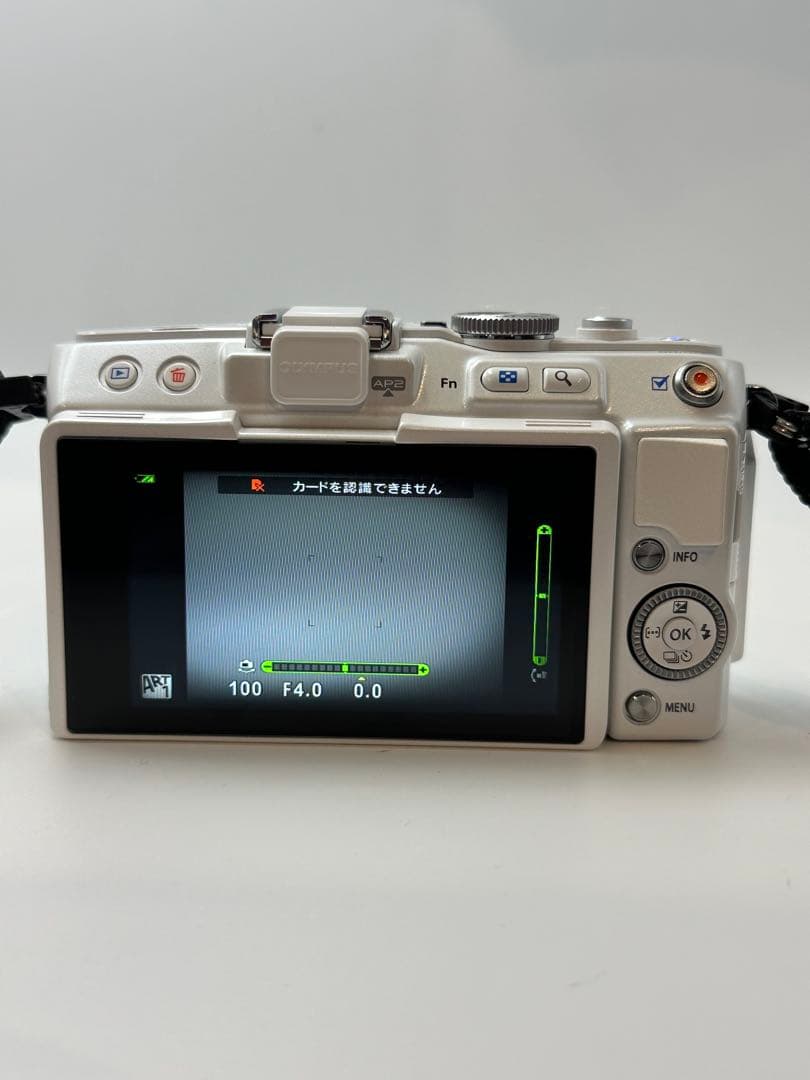 OLYMPUS OLYMPUS）のミラーレス「PEN Lite E-PL6」