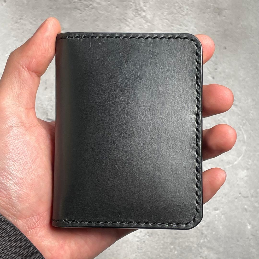 二つ折りカードケース　イタリアンレザー　ミニ財布　コンパクト　ブラック　真鍮