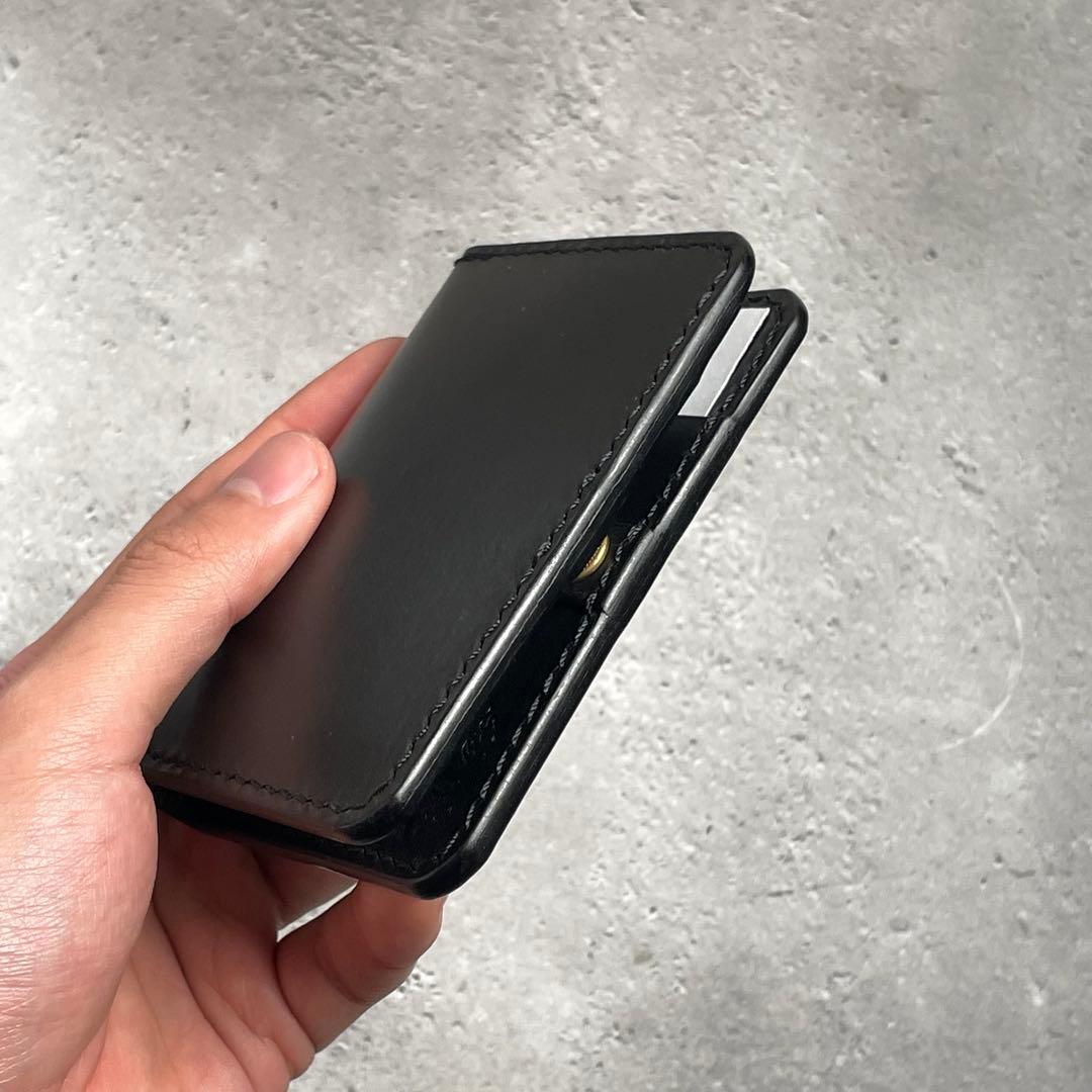 二つ折りカードケース　イタリアンレザー　ミニ財布　コンパクト　ブラック　真鍮