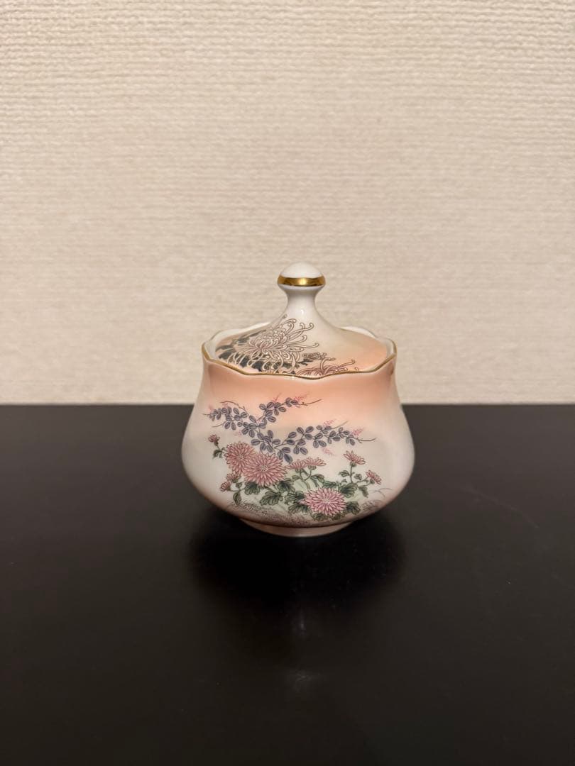 花柄の陶器