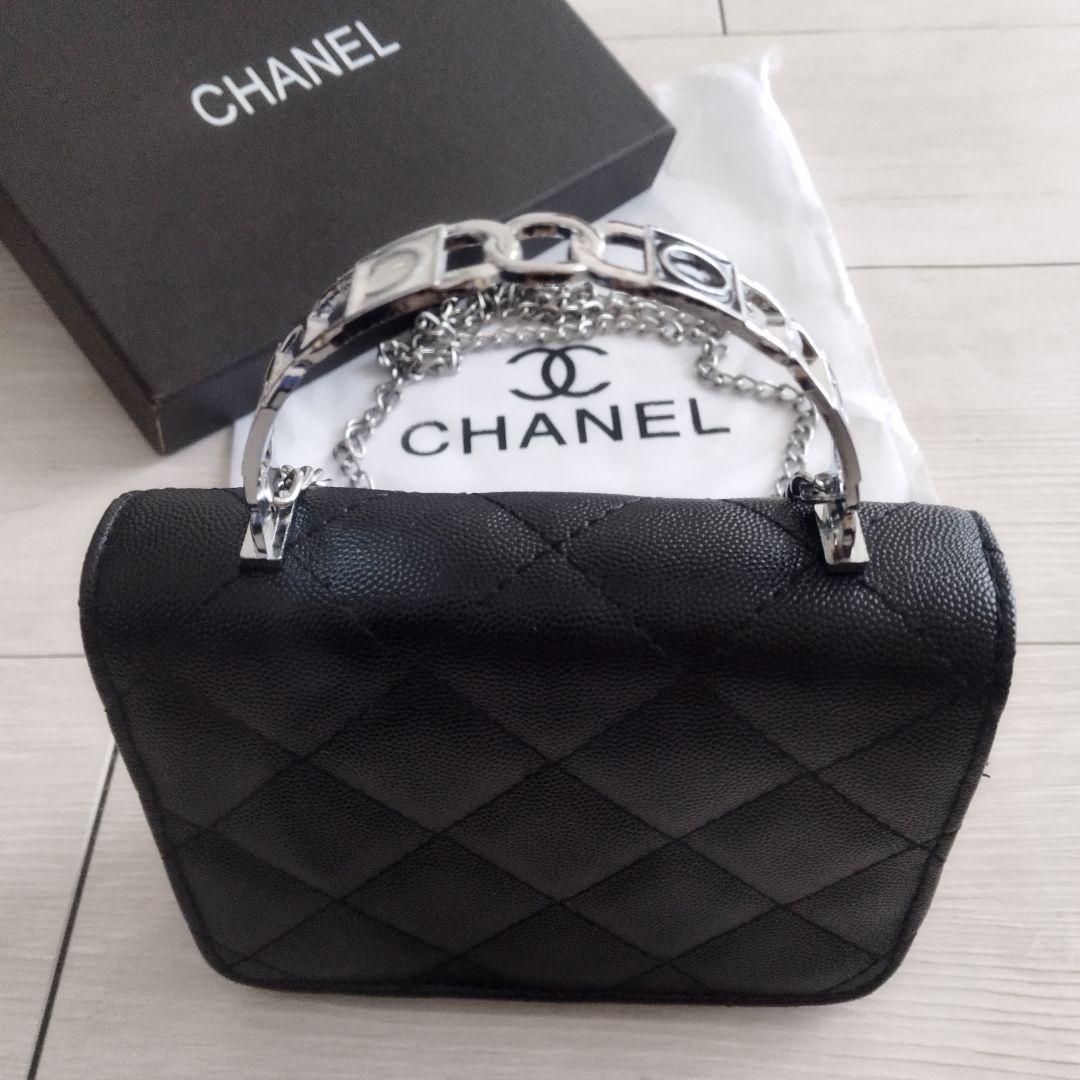 CHANEL シャネル　ノベルティ　 ブラックレザーハンドバッグ