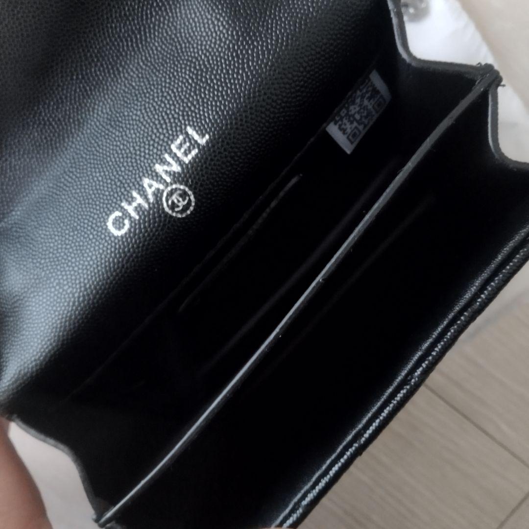 CHANEL シャネル　ノベルティ　 ブラックレザーハンドバッグ