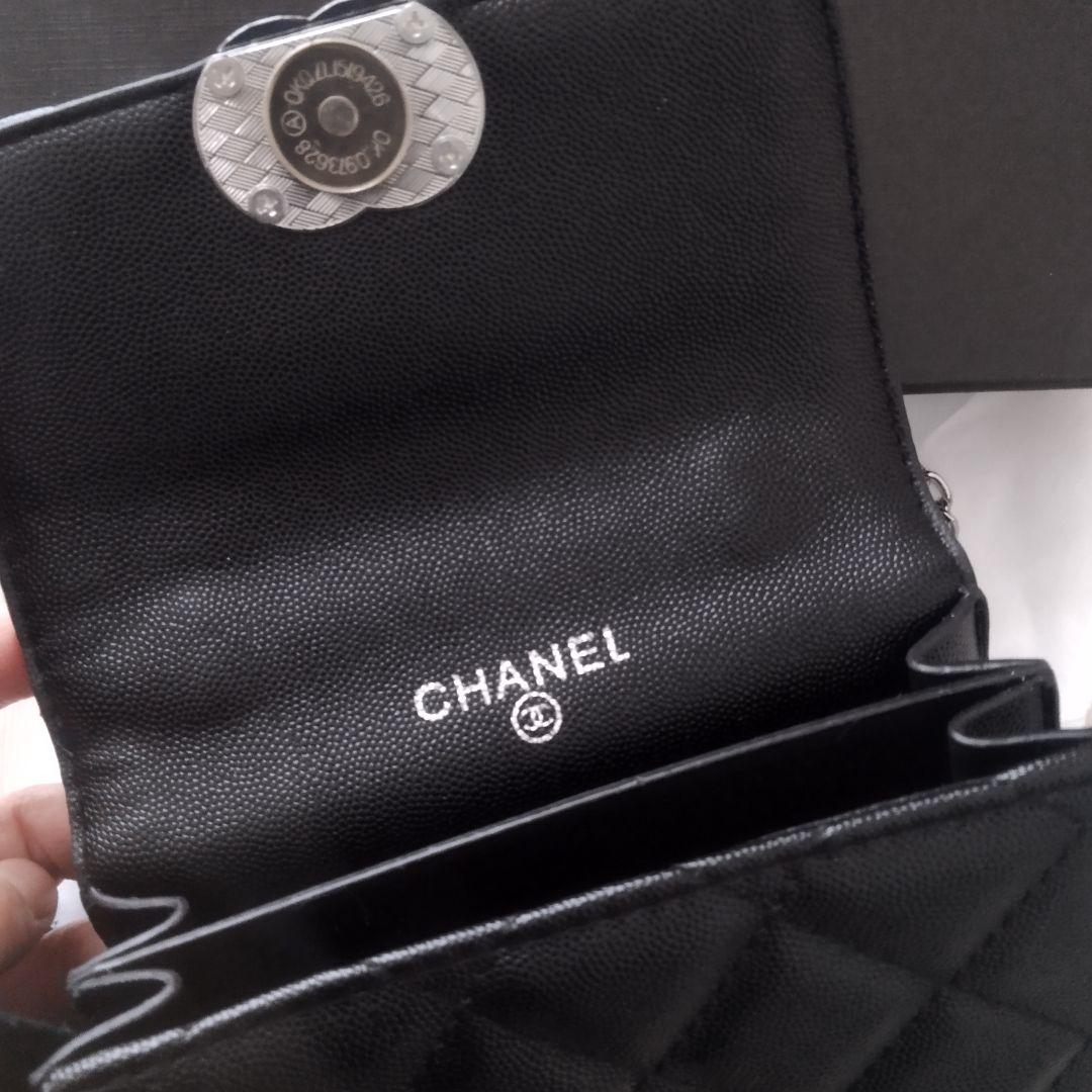 CHANEL シャネル　ノベルティ　 ブラックレザーハンドバッグ