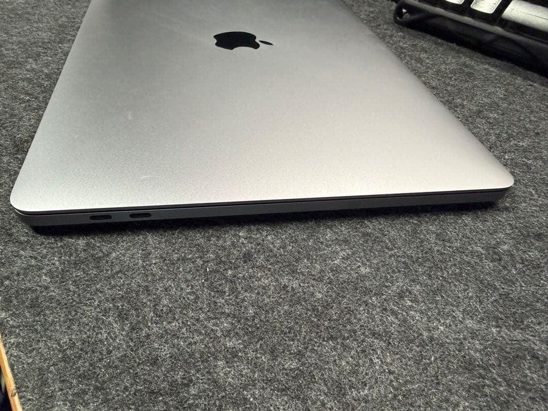 m1 MacBook Pro スペースグレー
