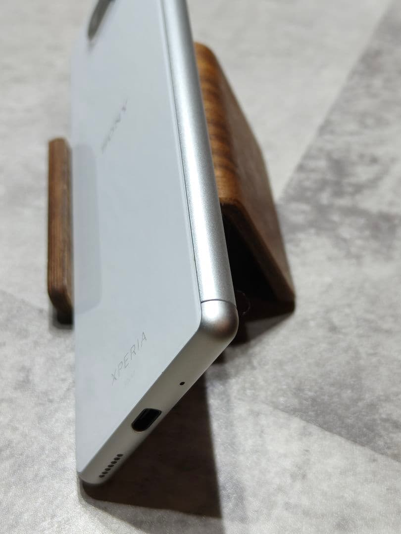 美品 Xperia8 SOV42 SIMフリー スマホ