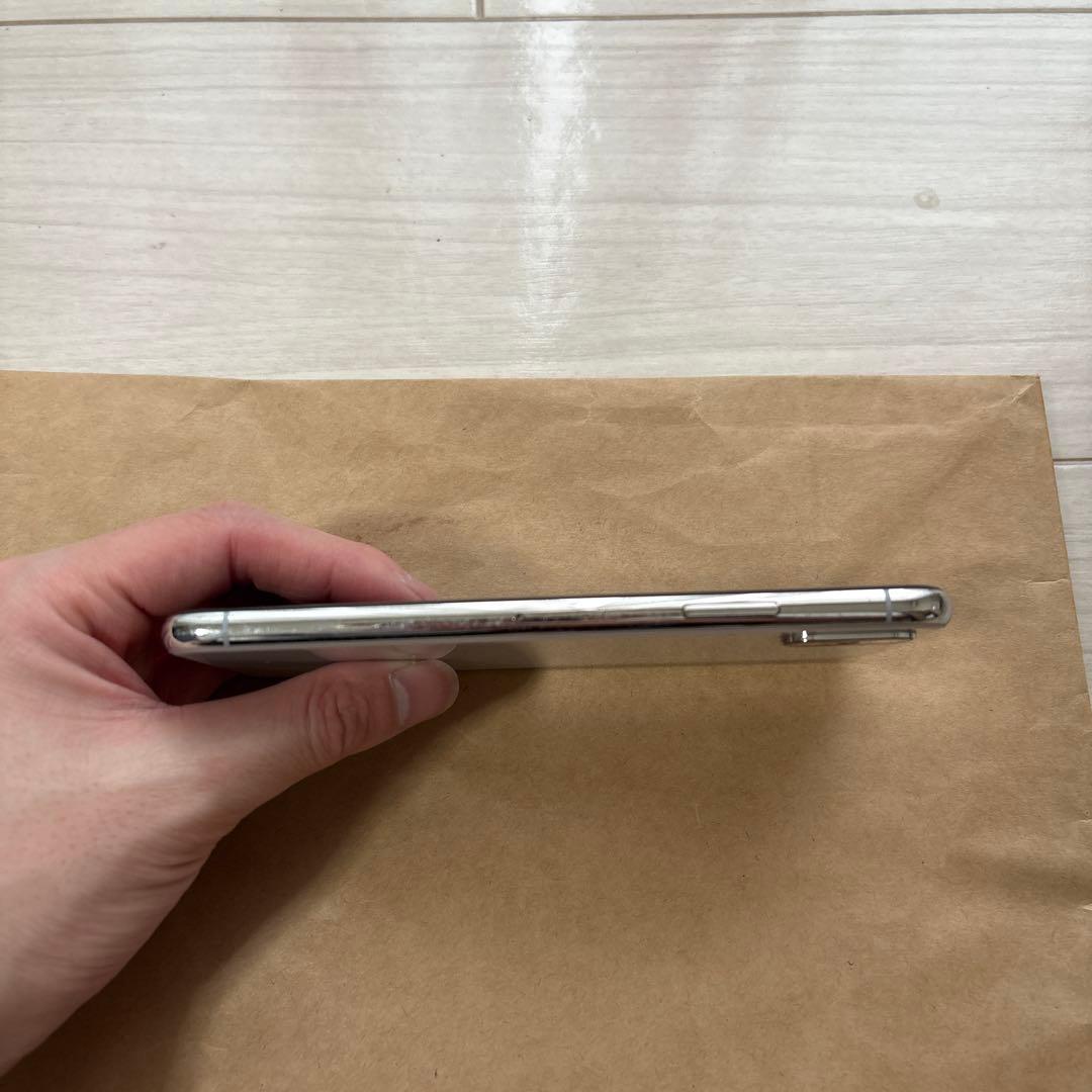iPhoneXs 64GB シルバー