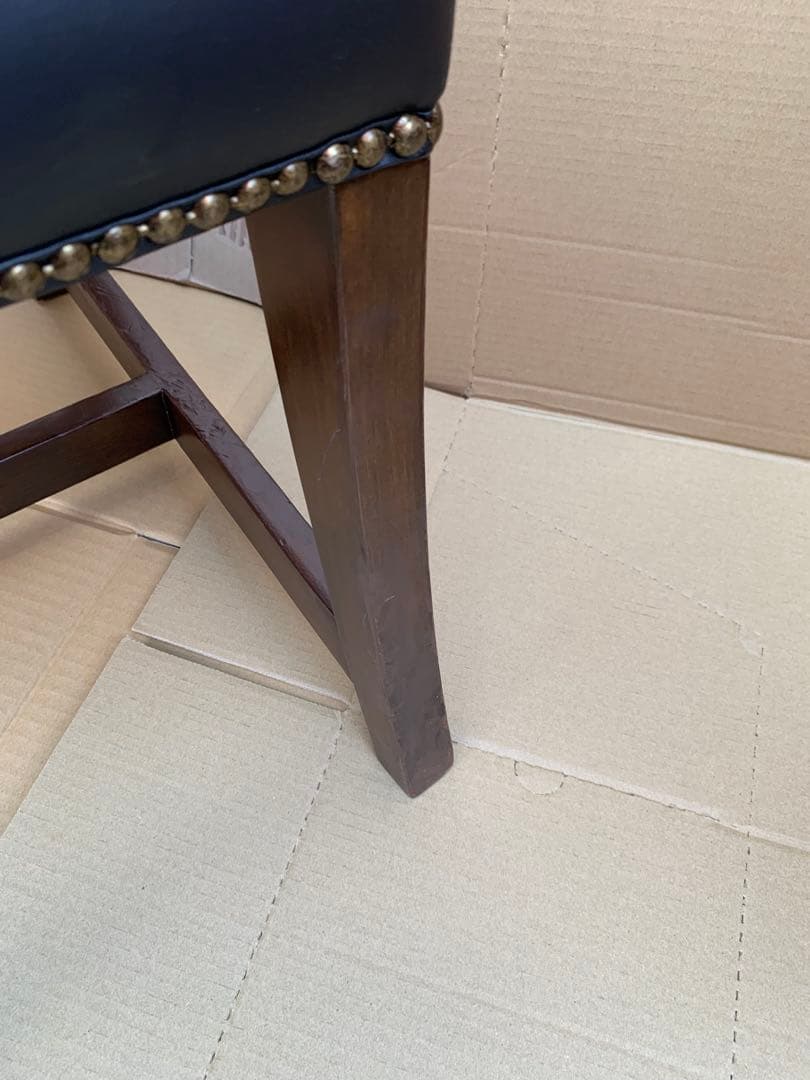 ハイバックレザーチェア・アンティークテイスト／2脚