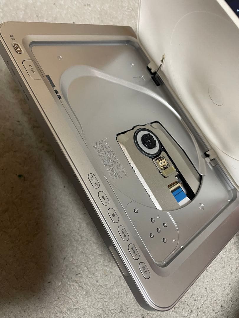 Panasonic DMP-B100 ポータブルブルーレイディスクプレーヤー