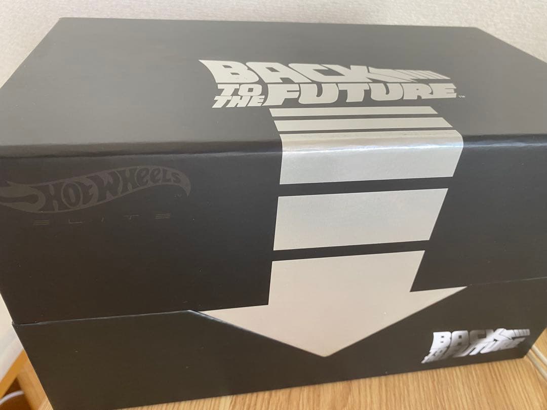 バックトゥザフューチャー デロリアン 1/18 Hot Wheels LED
