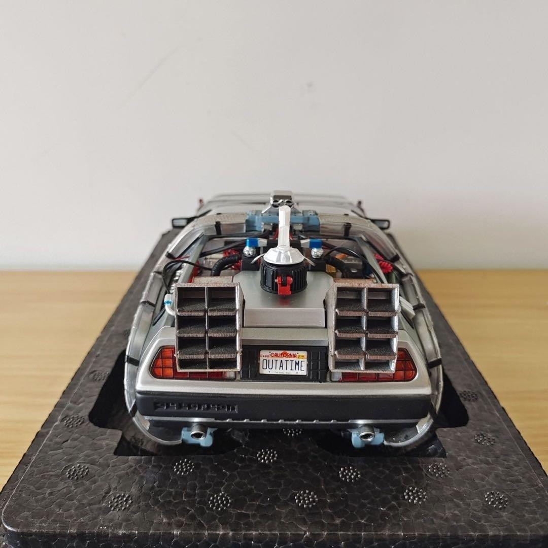 バックトゥザフューチャー デロリアン 1/18 Hot Wheels LED