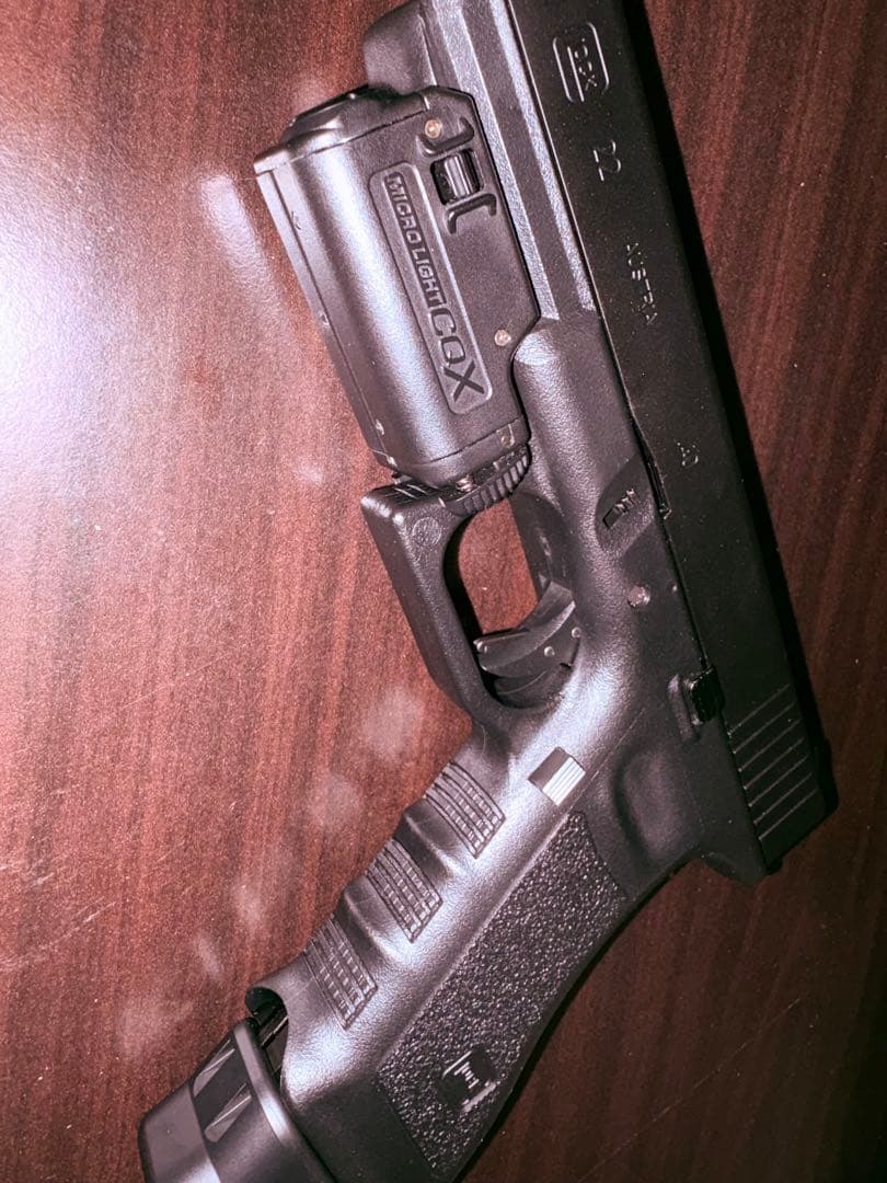 GLOCK 22 ガスガン CQXマイクロライトと予備マガジン付き