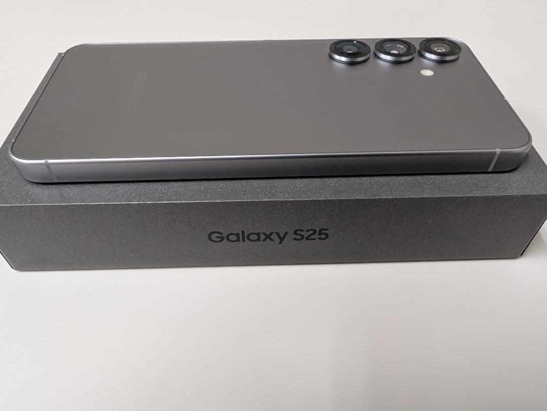 【美品】ギャラクシー S25 シルバー 256GB★SIMフリー★ほぼ未使用