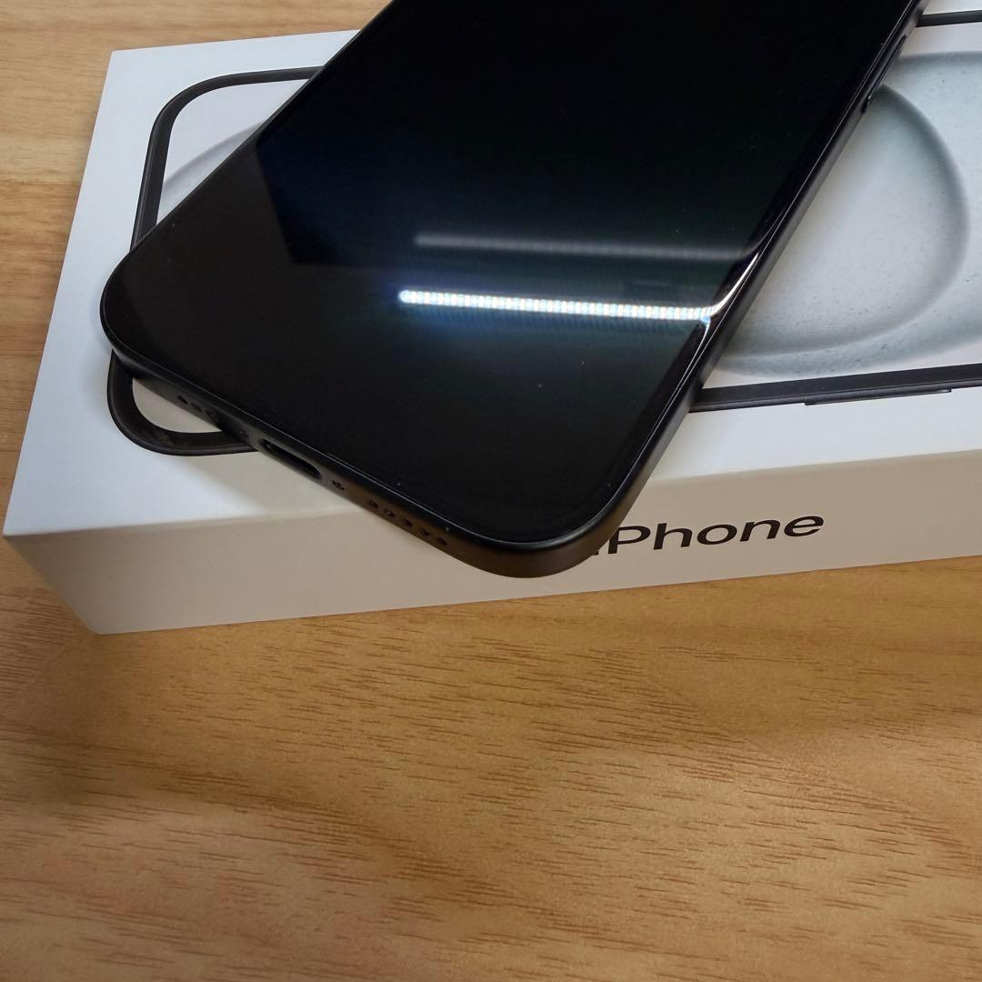 ぽ*ん様 Apple iPhone 15ブラック 本体