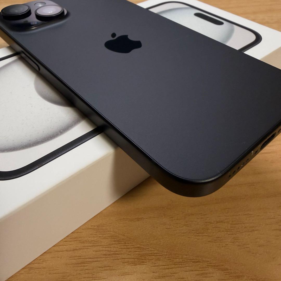 ぽ*ん様 Apple iPhone 15ブラック 本体