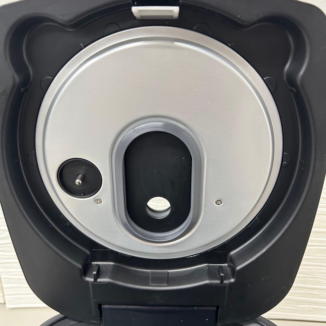 2022年製アイリスオーヤマ　炊飯器　KRC-ICA50-B 5.5合炊き