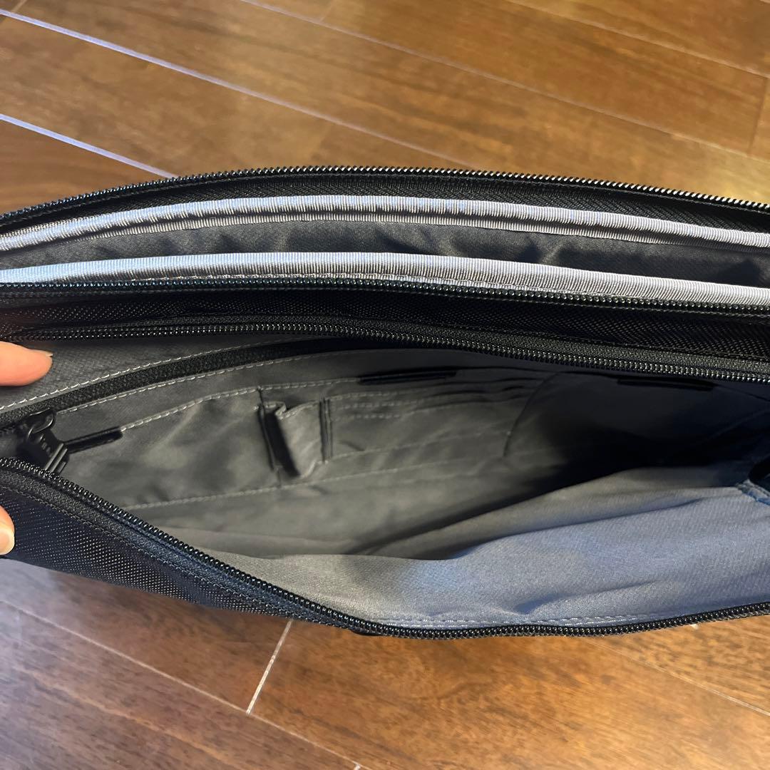 【新品】トゥミ　TUMI ラップトップカバー　PCケース　ブラック　パソコン