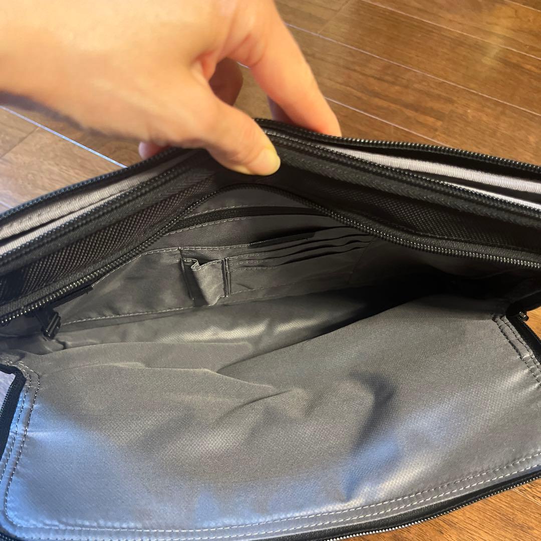 【新品】トゥミ　TUMI ラップトップカバー　PCケース　ブラック　パソコン