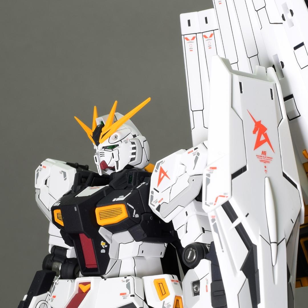 塗装済み完成品 RGニューガンダム