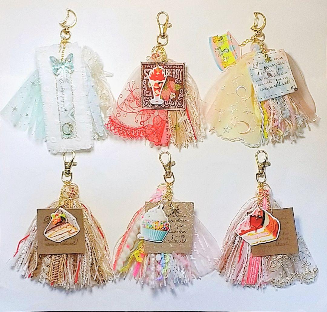 SOLD◆ ハンドメイド 糸 タッセル チャーム キーホルダー 蝶 苺 パフェ