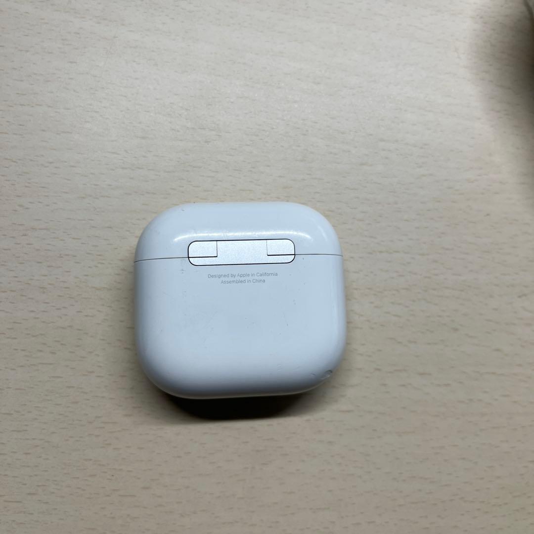 AirPods第四世代ノイズキャンセリングケース付き　右耳