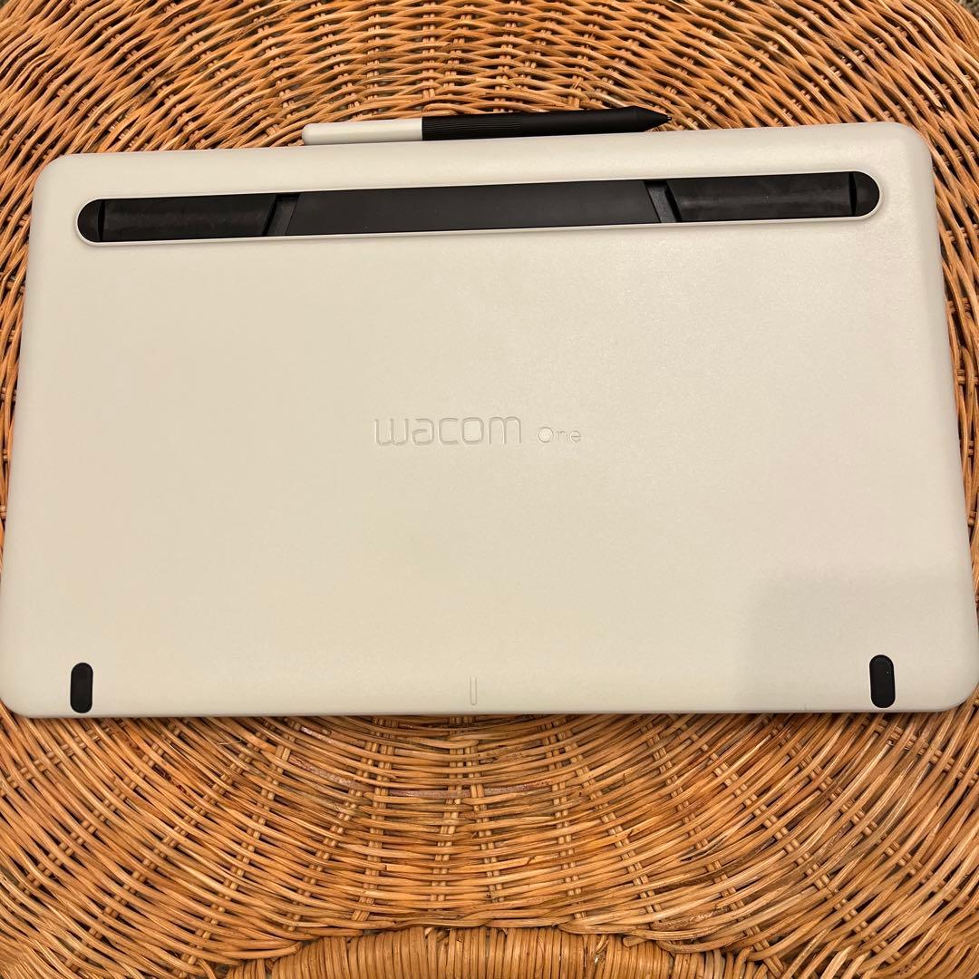 液晶タブレット、ペン、コード類 Wacom one13