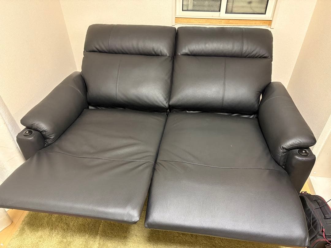 【超美品】リクライニング機能付き黒2人掛けソファ
