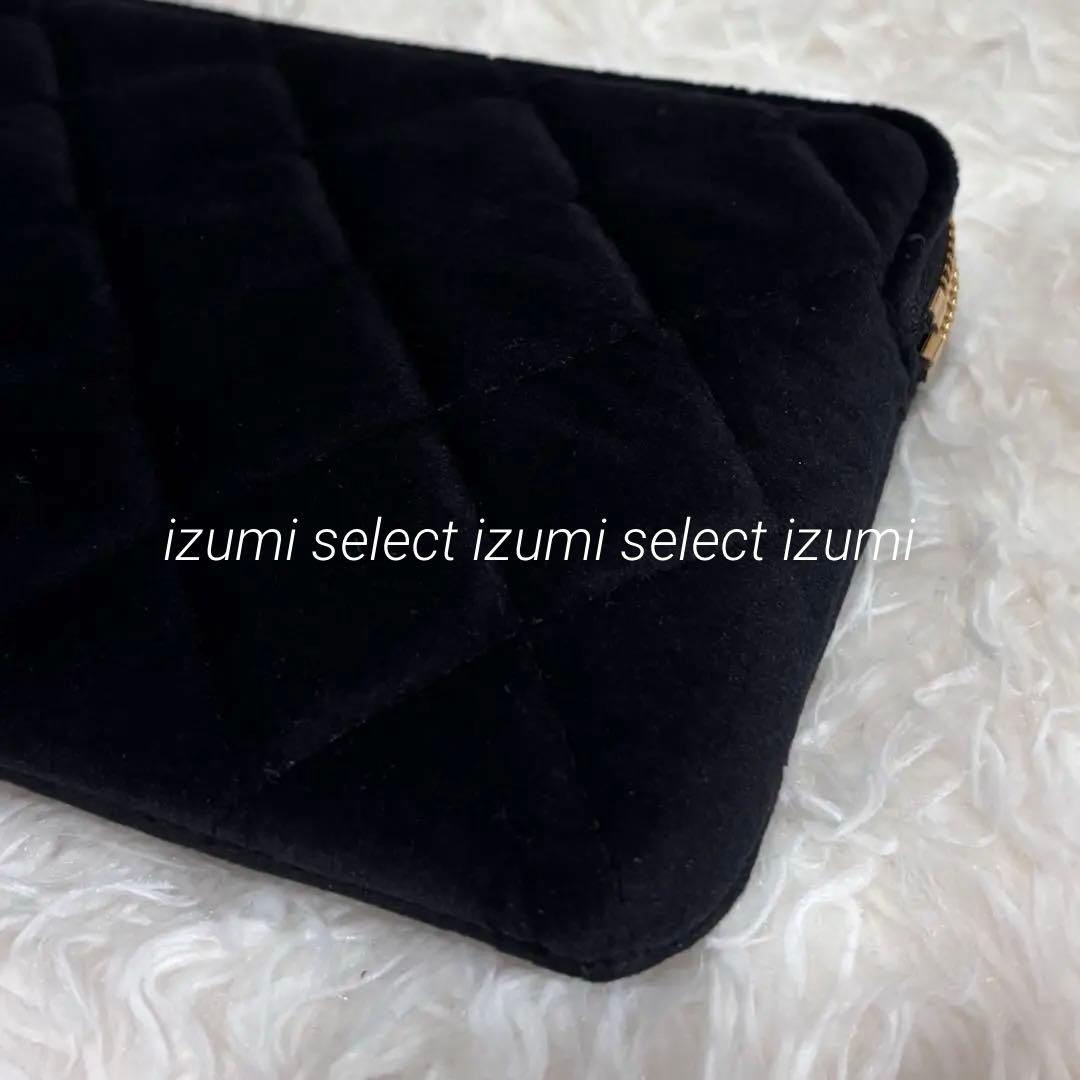 CHANELビューティーノベルティカメリアペンダント付ブラックベルベットクラッチ