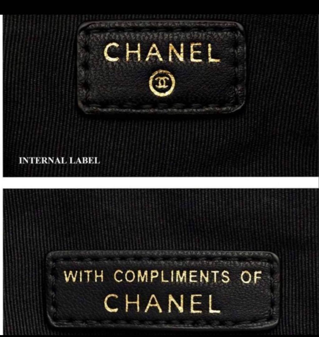 CHANELビューティーノベルティカメリアペンダント付ブラックベルベットクラッチ