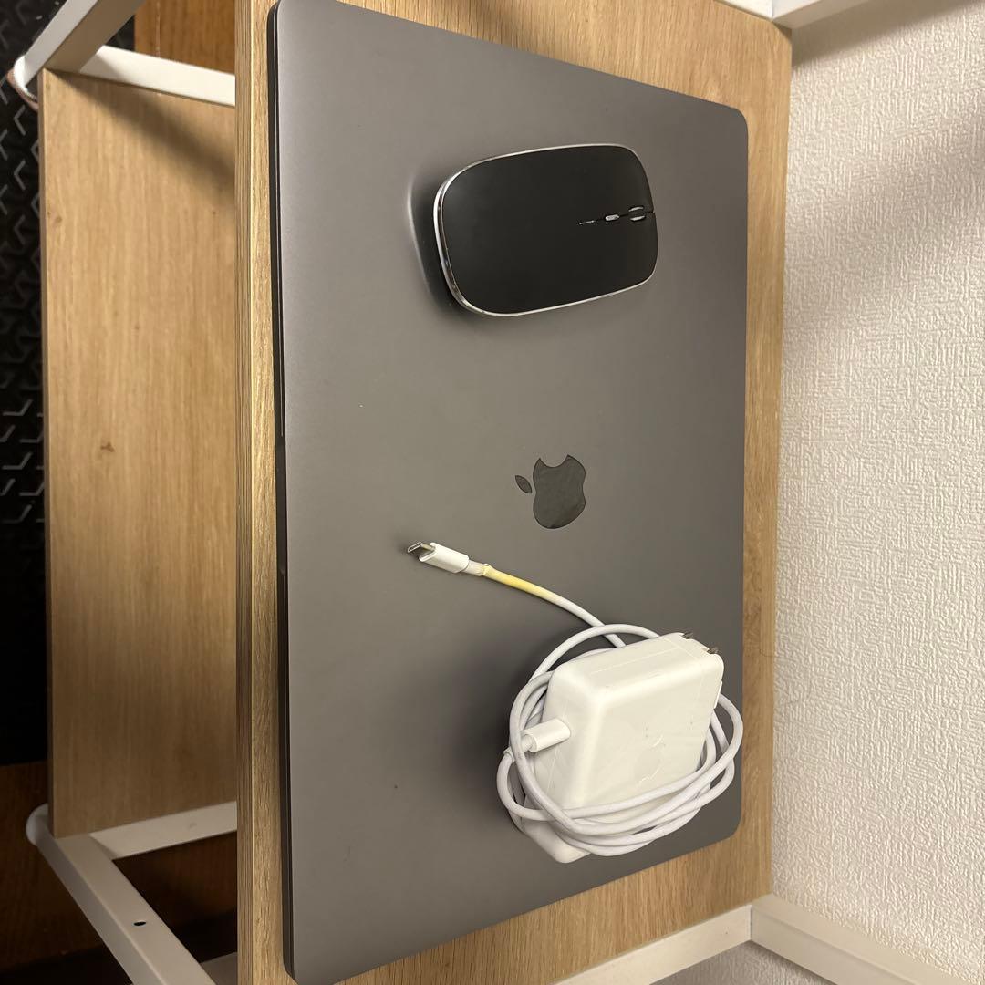 【微キズ】MacBookPro2019【充電器付・保護フィルム済16GB|1TB