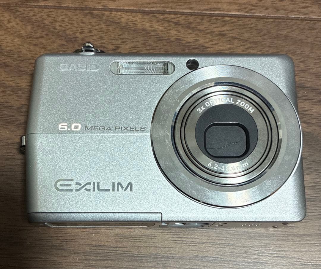 CASIO デジタルカメラ　EX-Z600