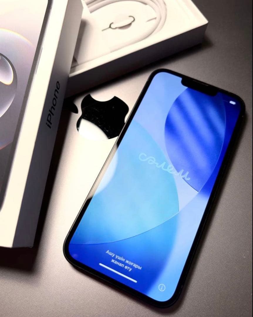 か*め様 【バッテリー100％】【新品同様】iPhone 16e｜128GB｜S