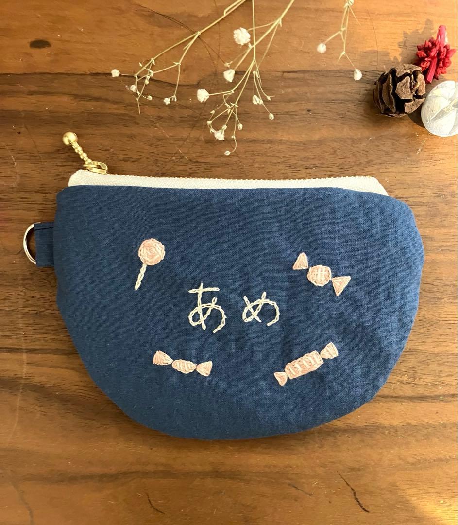【メろンぱンな】刺繍　ポーチ　キャンディポーチ　ハンドメイド　ファスナー