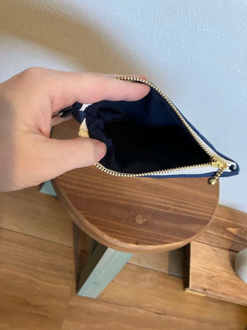 【メろンぱンな】刺繍　ポーチ　キャンディポーチ　ハンドメイド　ファスナー