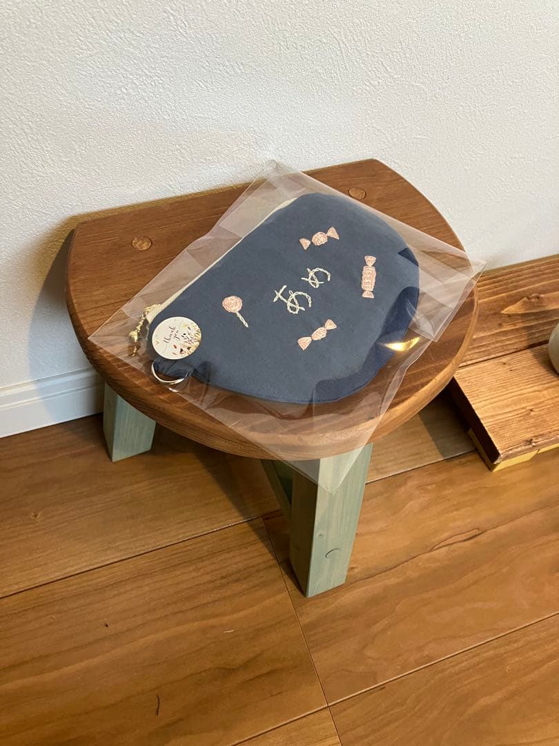 【メろンぱンな】刺繍　ポーチ　キャンディポーチ　ハンドメイド　ファスナー