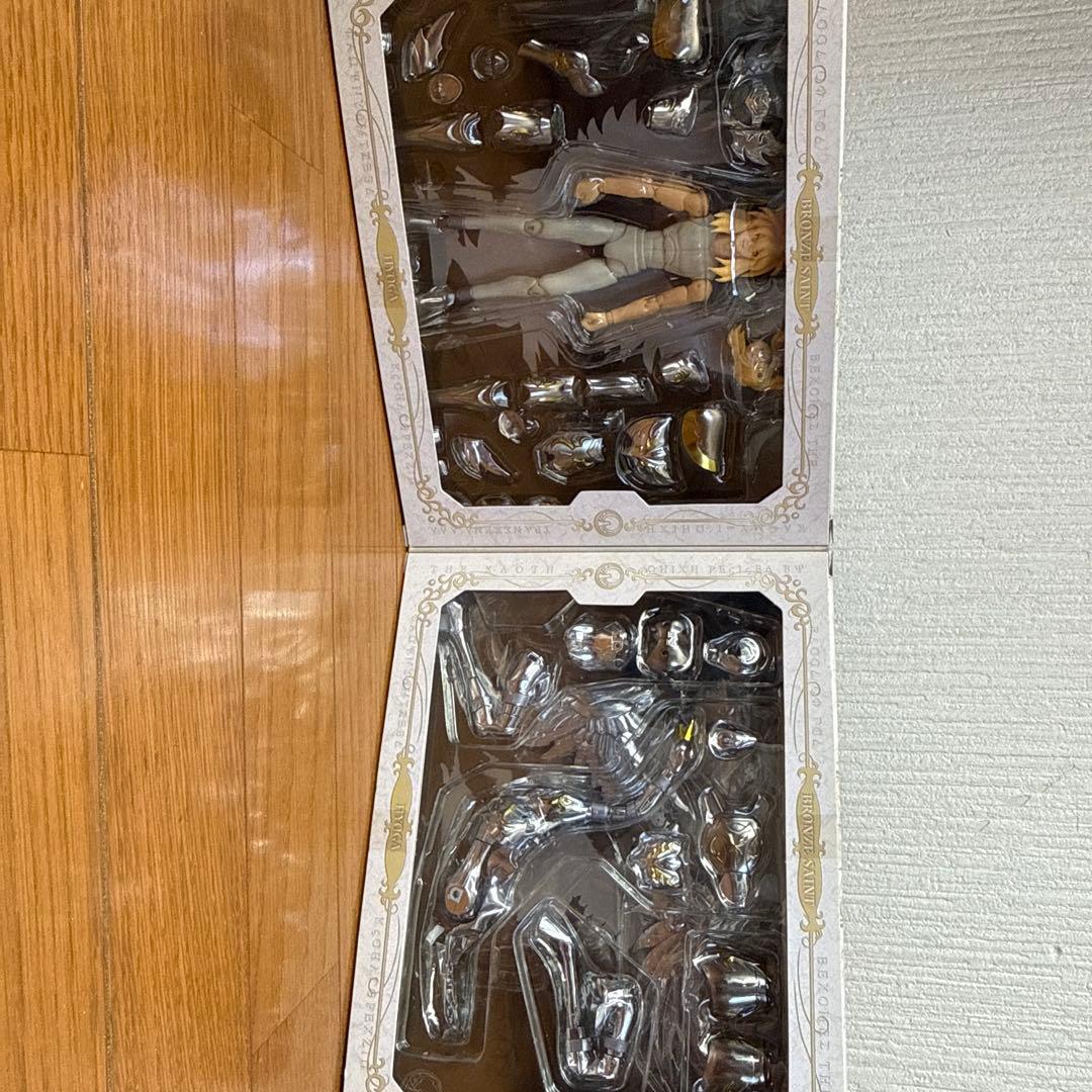 キグナス氷河ゴッドクロス　聖闘士星矢　値下げアリ‼️