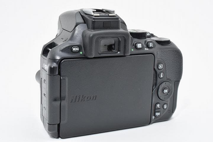 15764F 現状品 Nikon D5600 ニコン デジタル一眼 ボディ