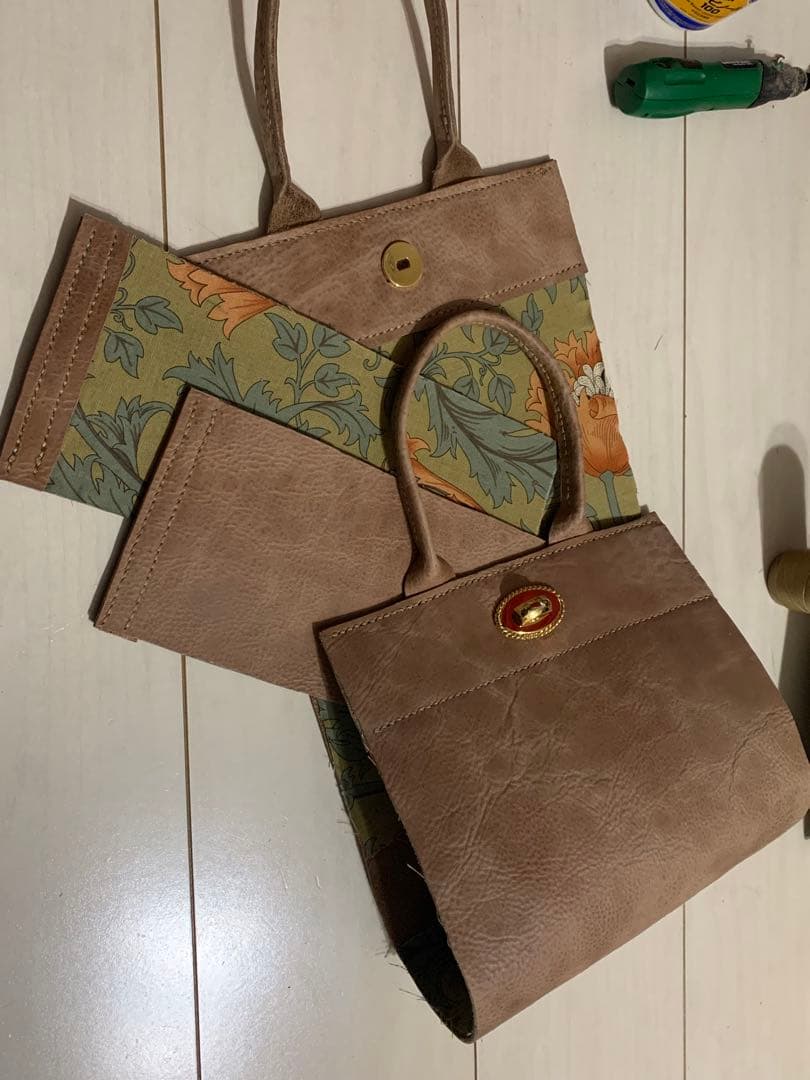 ハンドメイド本革ベージュ スカーフ付きトートバッグ