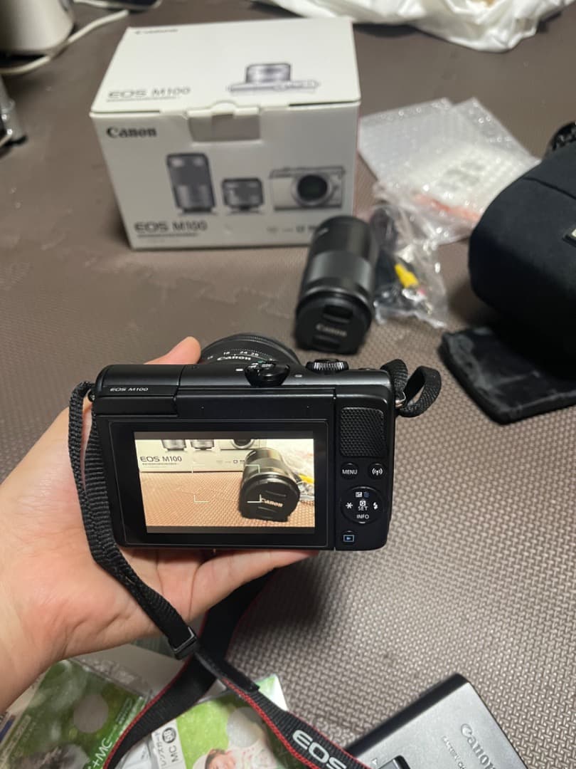 Canon M100 キヤノンM100