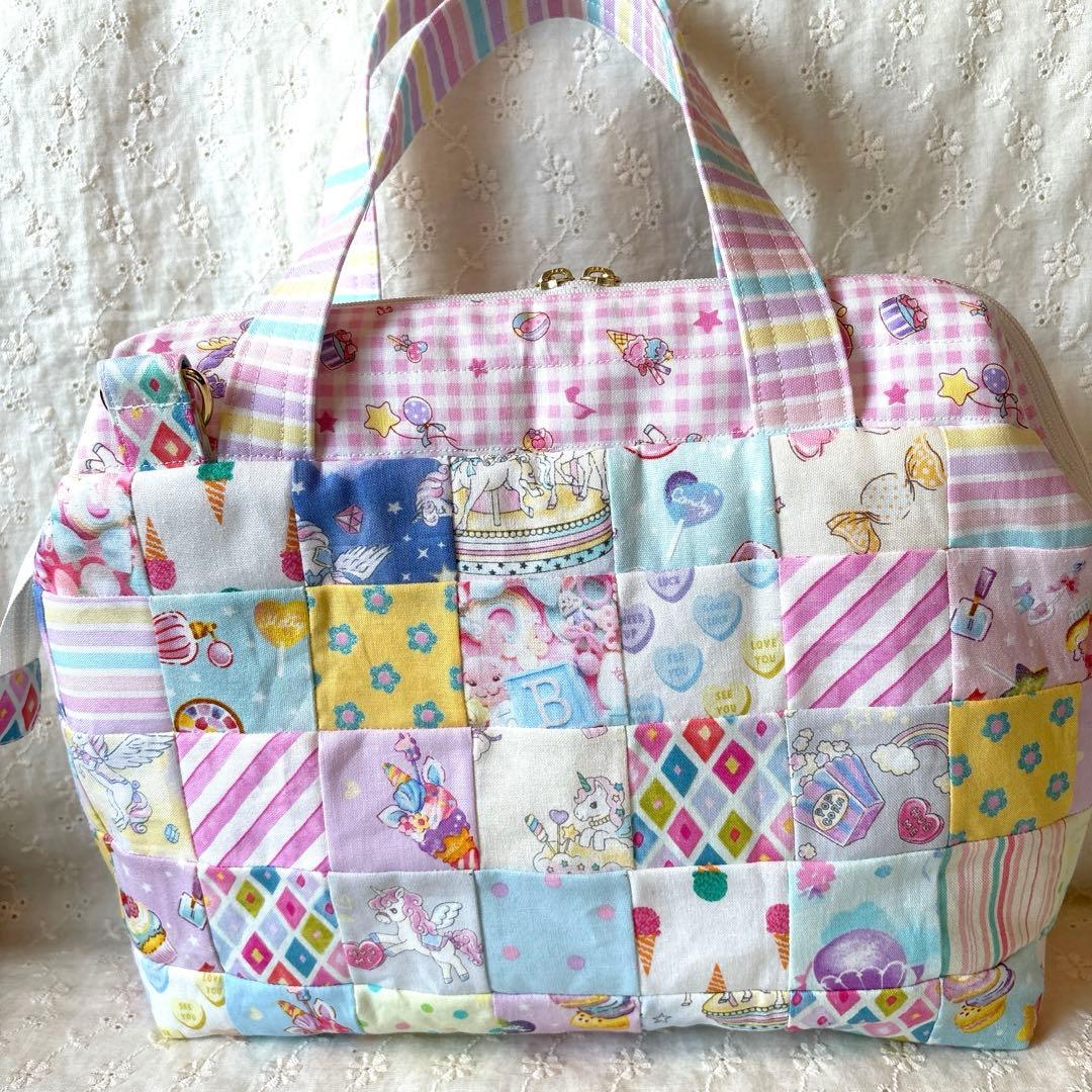 ♥︎ゆめかわ♥︎シャカシャカパッチワークBAG、ショルダー紐、可愛いチャーム付き♡