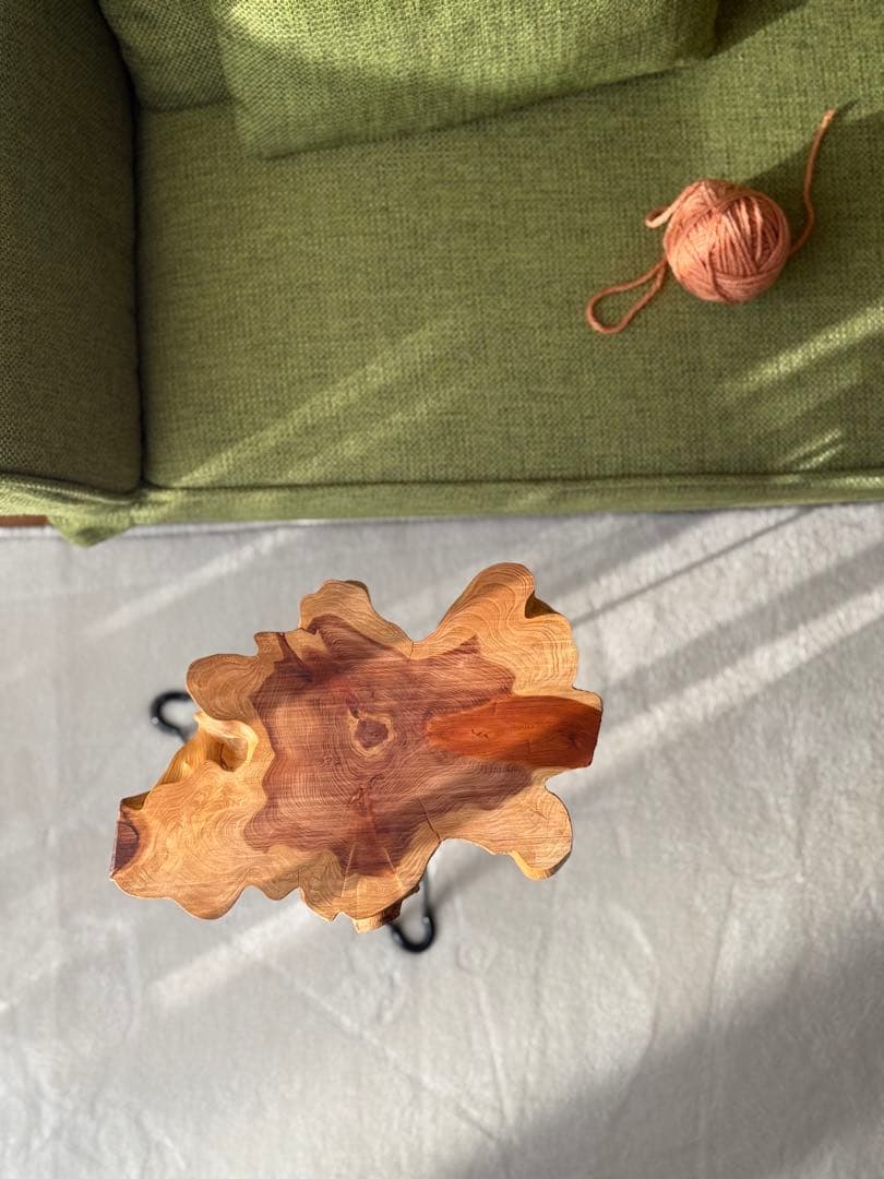 ミニ　コーヒーテーブル　サイドテーブル　天然木　一枚板(k006)一点もの