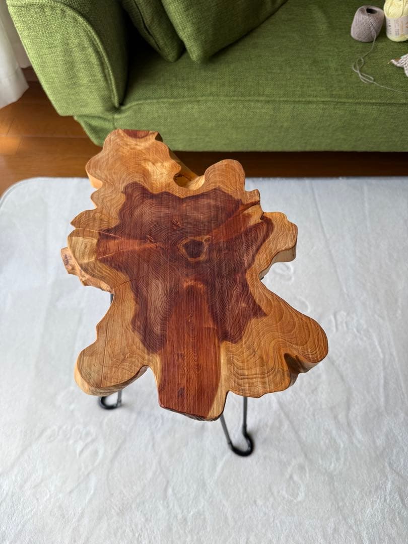 ミニ　コーヒーテーブル　サイドテーブル　天然木　一枚板(k006)一点もの